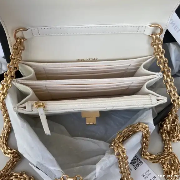 First Bag Ru CHAIN CHANEL CHANELUTCH 2.55 WITH 0703
